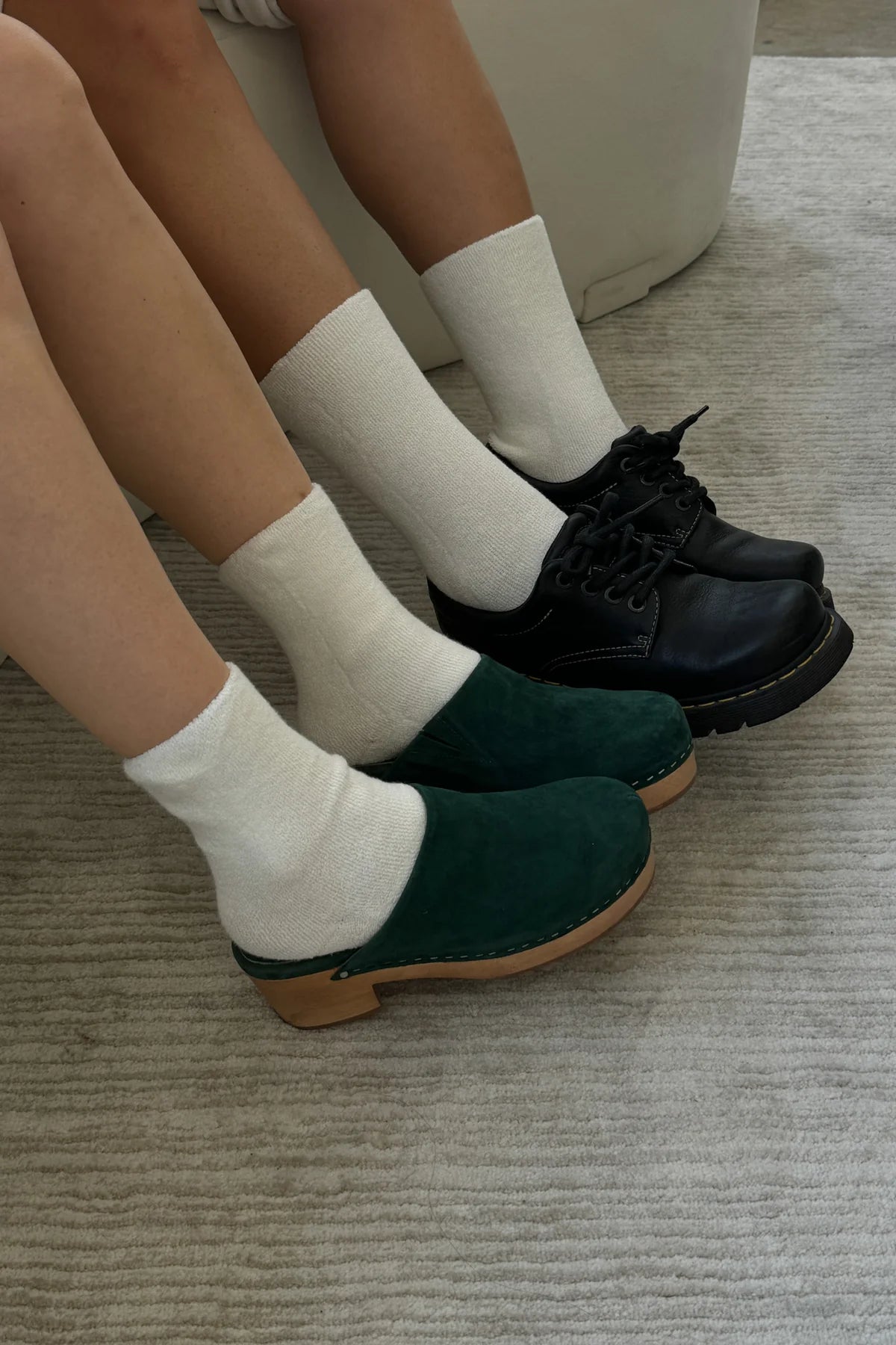 LE BON SHOPPE - EXTENDED Cloud Socks - Classic White