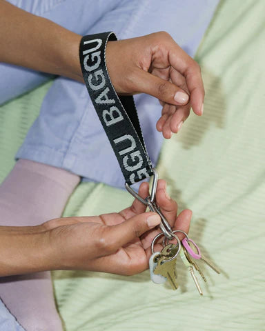 BAGGU - Logo Keychain - Black and White