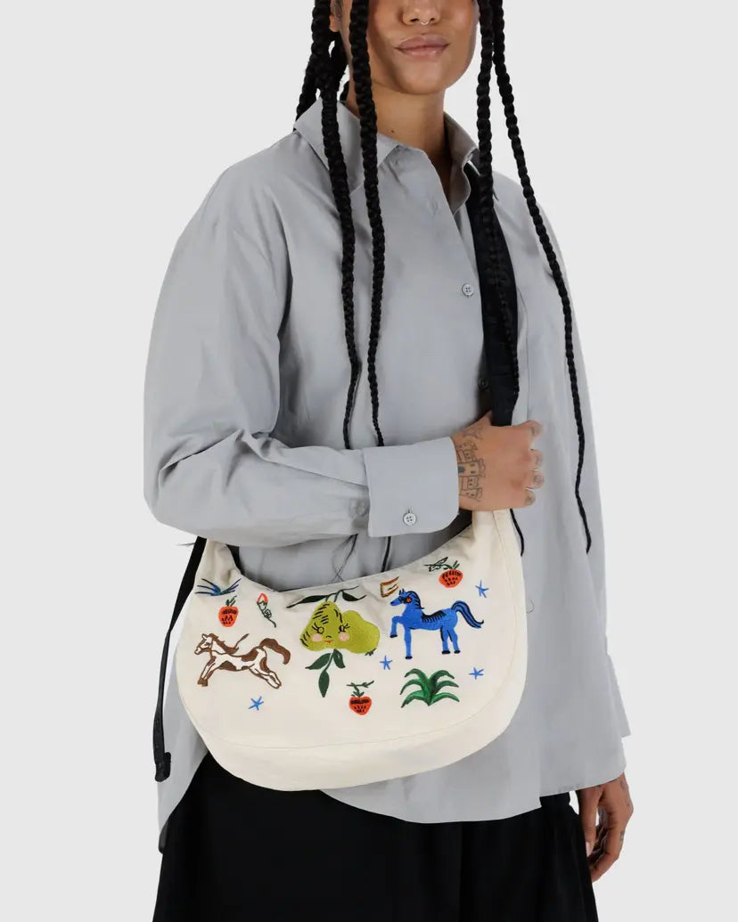 BAGGU - Medium Nylon Crescent Bag - Embroidered Painted Prairie