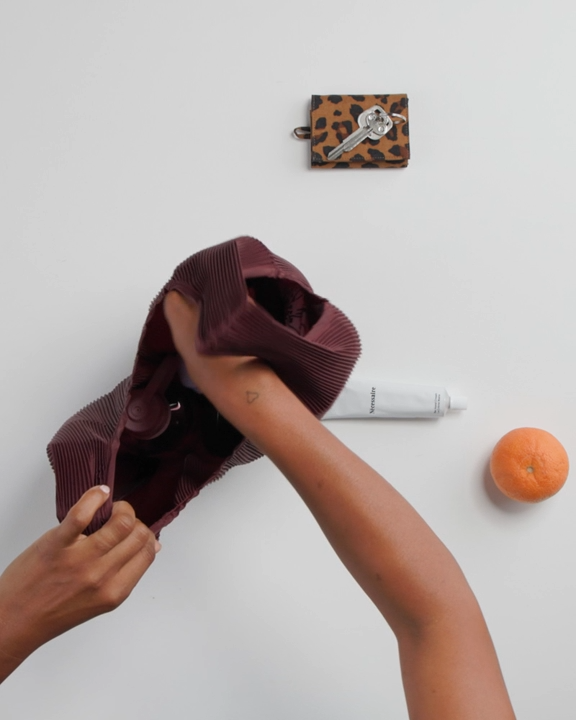 BAGGU - Pleated Baggu - Red Snapdragon