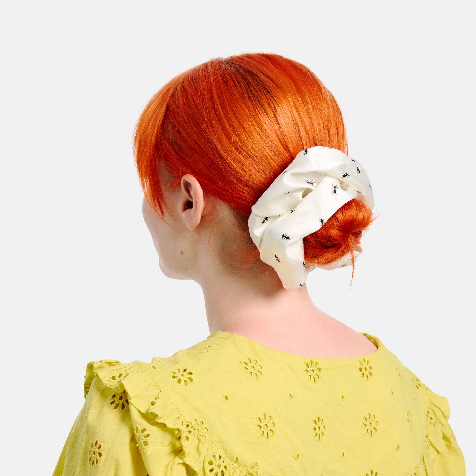 CHUNKS - Silk Scrunchie in Large Ants