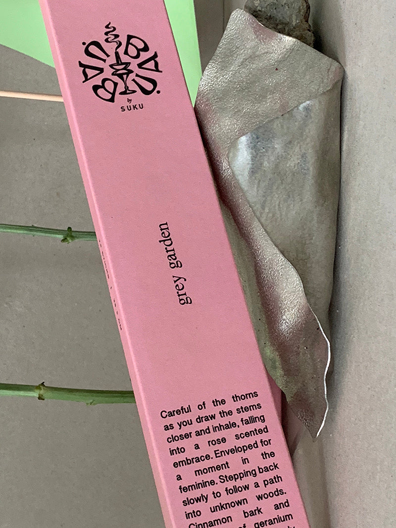 SUKU - Bau Bau Grey Garden Rose and Sandalwood Incense