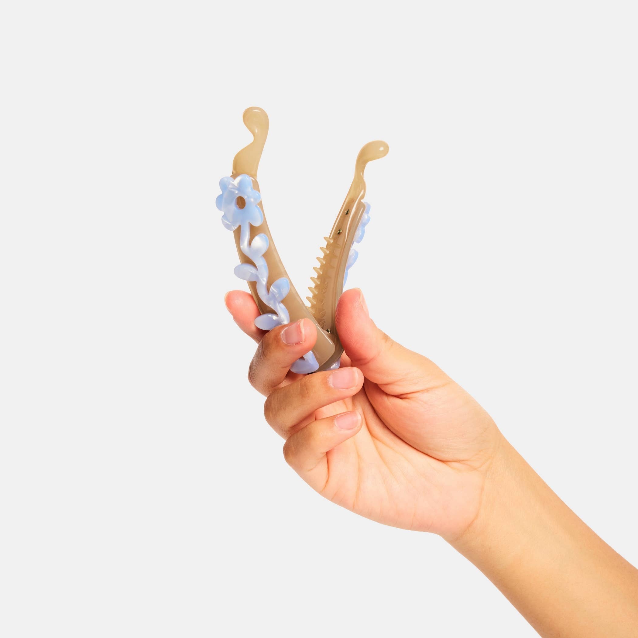 CHUNKS - Banana Clip in Blue Crush